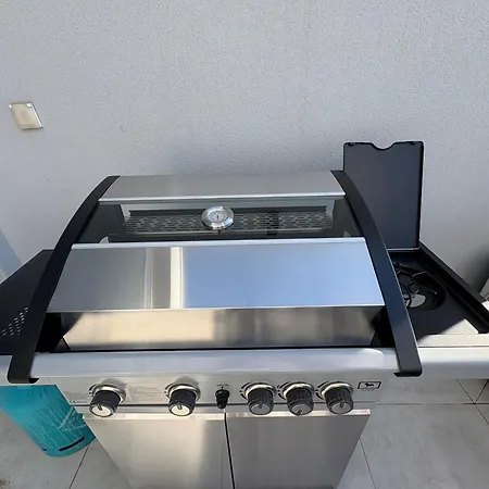 Apartament Elinor Flogita