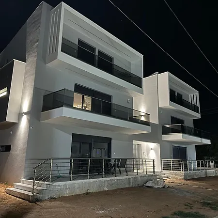 Elinor Apartment Flogita