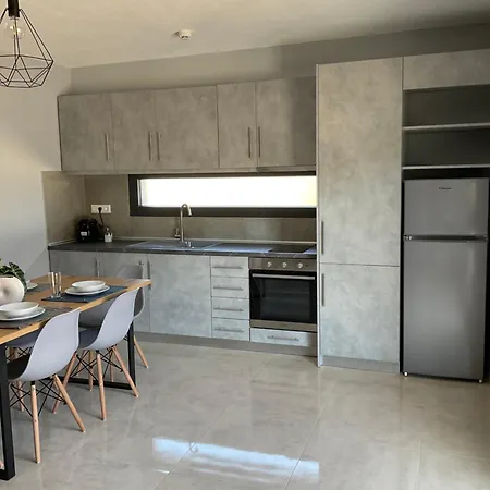 Elinor Apartment