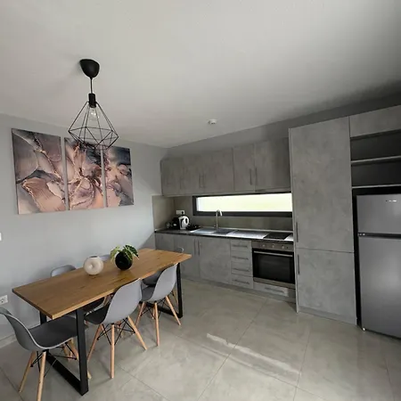 Apartment Elinor *