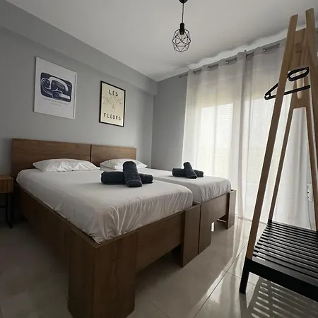 Elinor Apartment Flogita