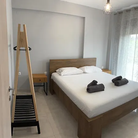 Elinor Apartment *