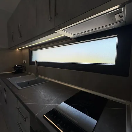 Elinor Apartment *