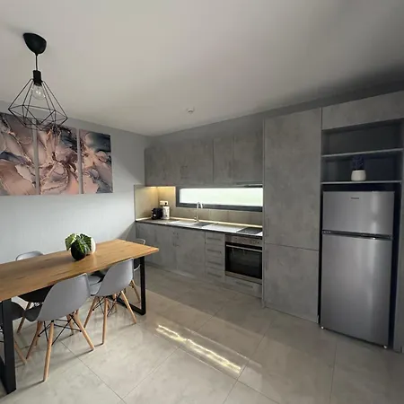 Elinor Apartment