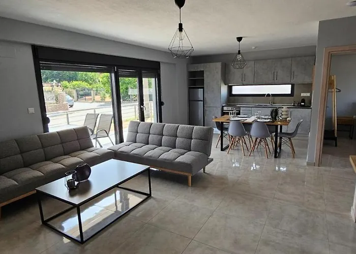 Elinor Appartement Flogita